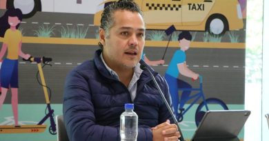 Celebra Correa aseguramiento de taxis pirata en Escobedo