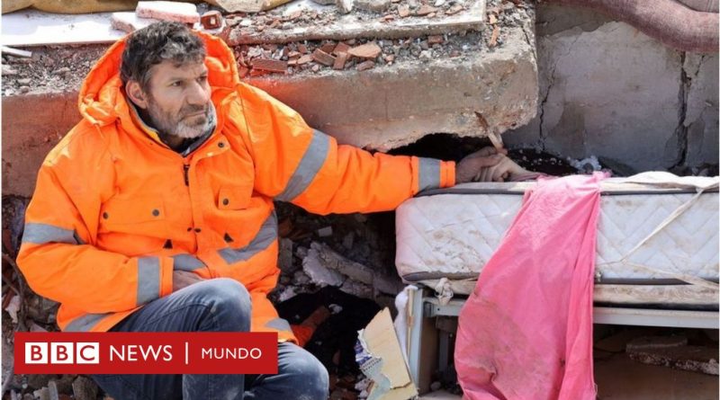La imagen que ilustra la tragedia de los sobrevivientes del terremoto en Turquía - BBC News Mundo