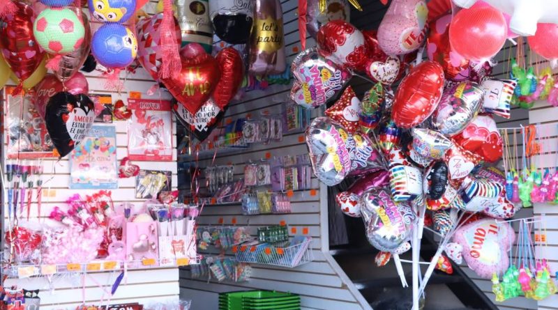 Queretanos gasta cerca de $700 en regalos de San Valentín