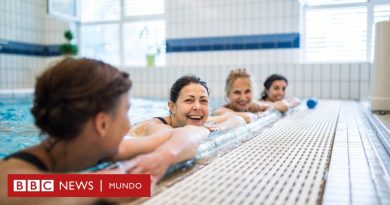 Berlín permitirá a las mujeres ir topless en las piscinas públicas - BBC News Mundo