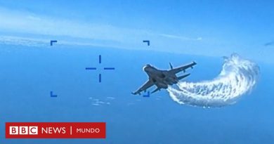El video que muestra el momento en que un avión militar ruso choca con un dron de EE.UU. sobre el Mar Negro - BBC News Mundo