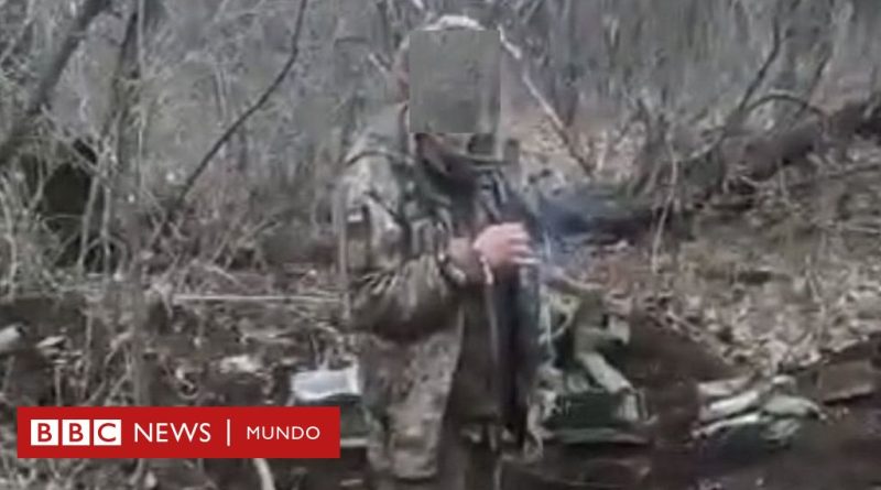 La historia del soldado ucraniano preso y desarmado al que militares rusos mataron mientras fumaba - BBC News Mundo