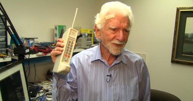 Conoce a Martin Cooper, el hombre que hace 50 años realizó la primera llamada por celular en la historia | Video | CNN