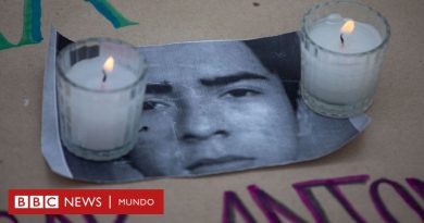 Identifican a los 39 fallecidos y ordenan la detención de 6 personas por el mortal incendio en un centro de detención de migrantes en Ciudad Juárez - BBC News Mundo