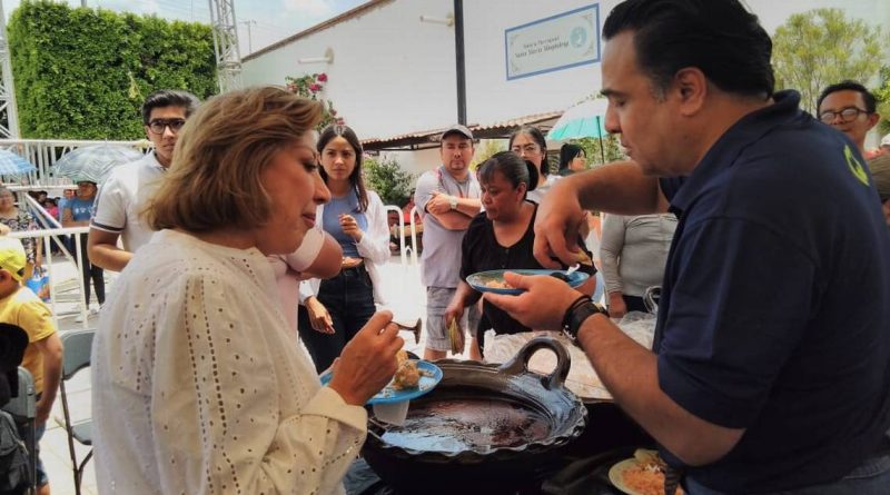 Luis Nava acude a la Feria del Mole y la Tortilla 2023