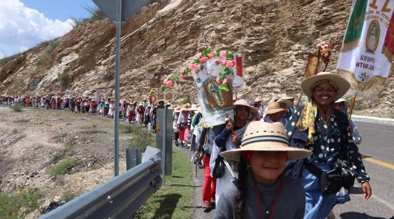 Se suman peregrinos de Guanajuato