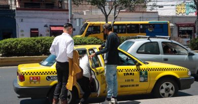 Dan taxis amarillos servicio de Uber