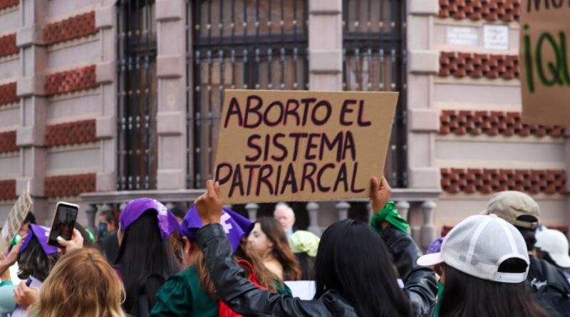 Aborto en Querétaro se castiga hasta con tres años
