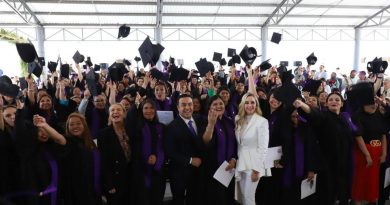 Encabeza Nava graduación de maestrías de la Universidad de las Mujeres