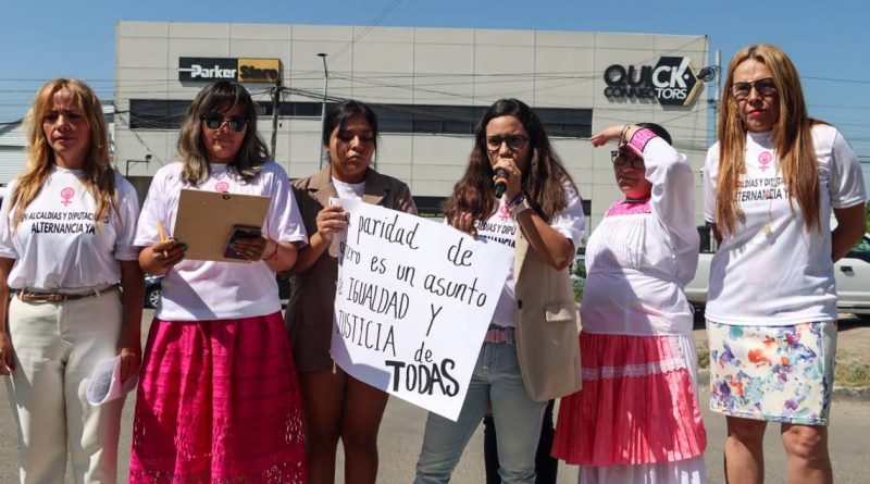 Protesta Morena contra el IEEQ
