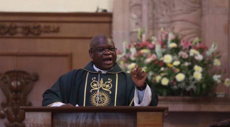 “Un éxito” la misa en inglés oficiada en Catedral