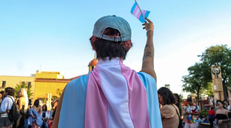 Exigen transexuales respeto a sus derechos legales y sociales