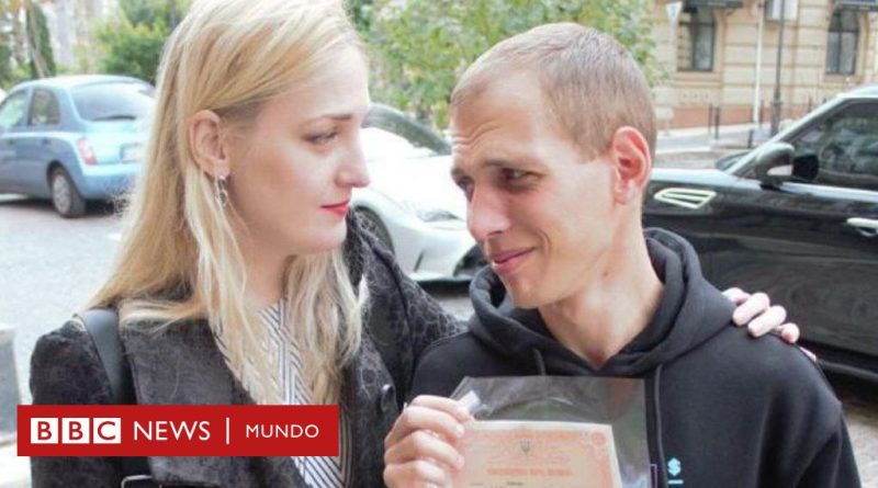 Guerra un Ucrania | “Quería volver a ella”: el soldado ucraniano amputado y ciego que se mantuvo vivo gracias a la voz de su esposa - BBC News Mundo