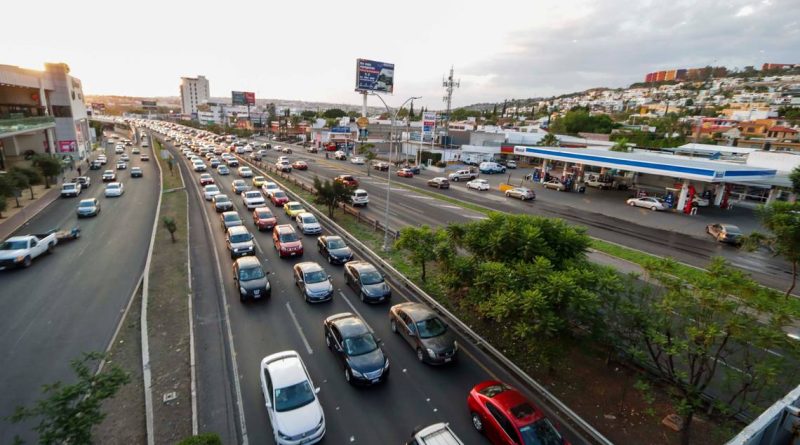 Preocupa crecimiento del parque vehicular en Querétaro, alertan