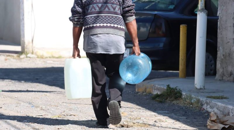 Realizan tandeo de agua en 12 municipios queretanos